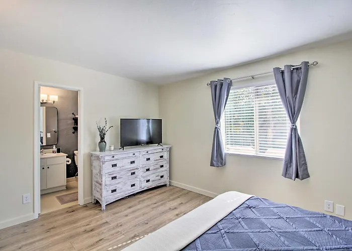 Groups Welcome! 2-home Escape W/ Fire Pit