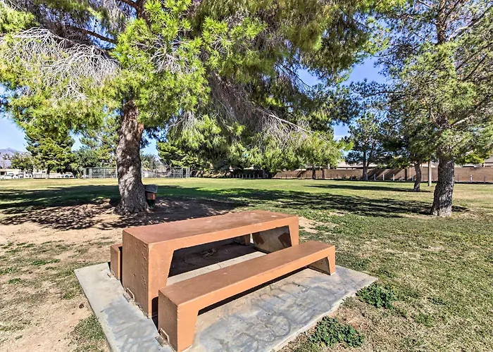 Holiday home Groups Welcome! 2-home Escape W/ Fire Pit