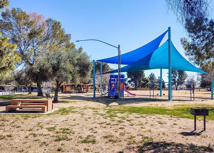 Holiday home Groups Welcome! 2-home Escape W/ Fire Pit *